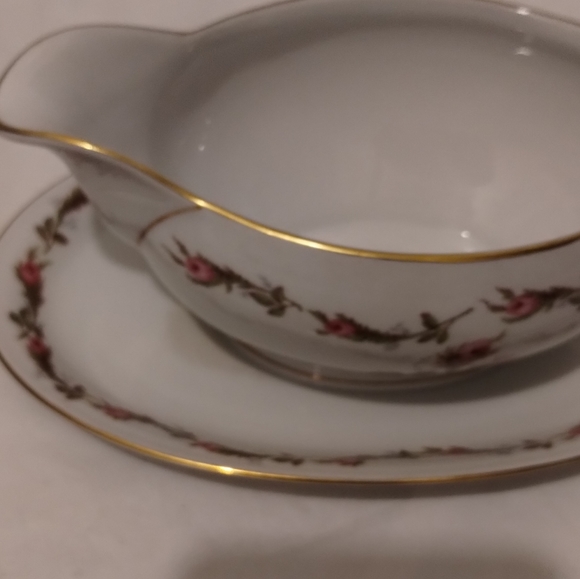 Gravy Boat W/Attached Underplate - Picture 6 of 13